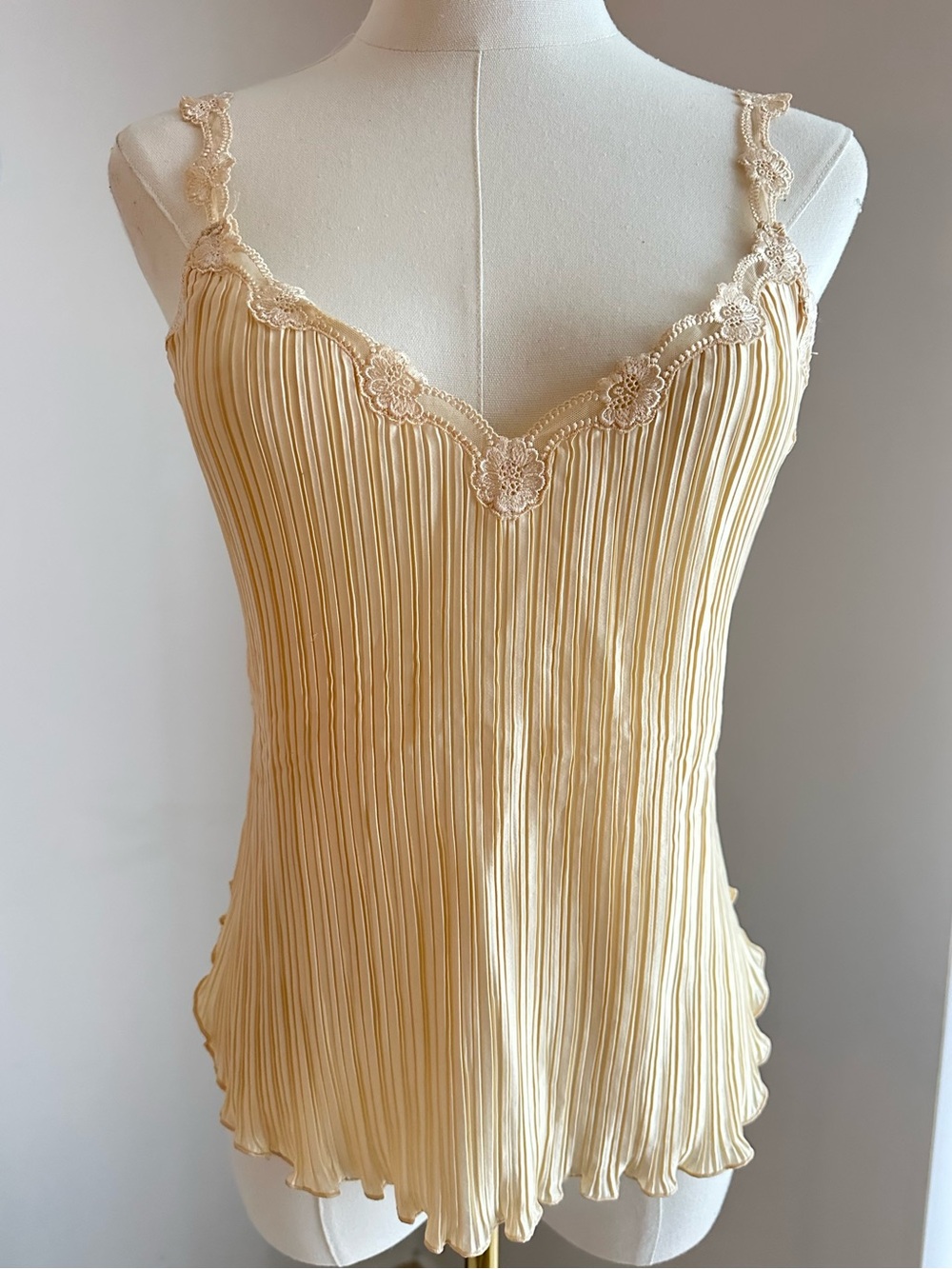 New La Perla Vintage Pleated Lace-Trim Ivory Camisole top